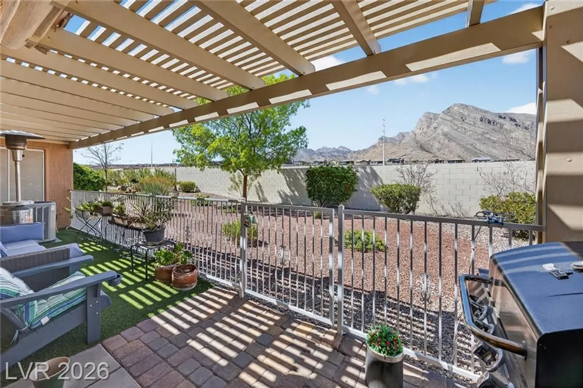 Property Slideshow image 1 of 42 | 2535 cog hill ln, Las Vegas, NV, 89134