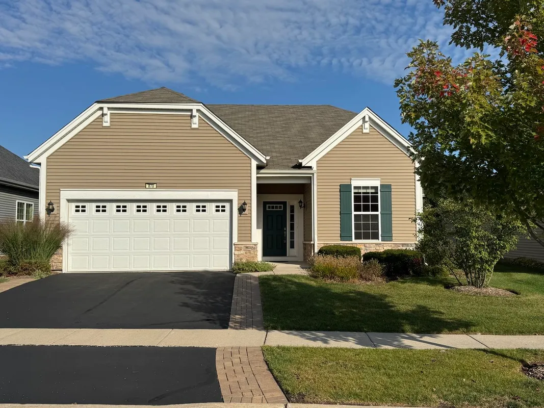 Property Slideshow image 1 of 20 | 870 prescott ln, Pingree Grove, IL, 60140