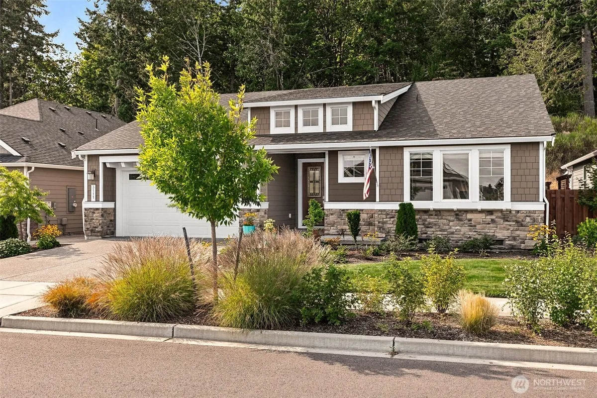 Property Slideshow image 1 of 34 | 3111 arrowroot loop, Olympia, WA, 98513