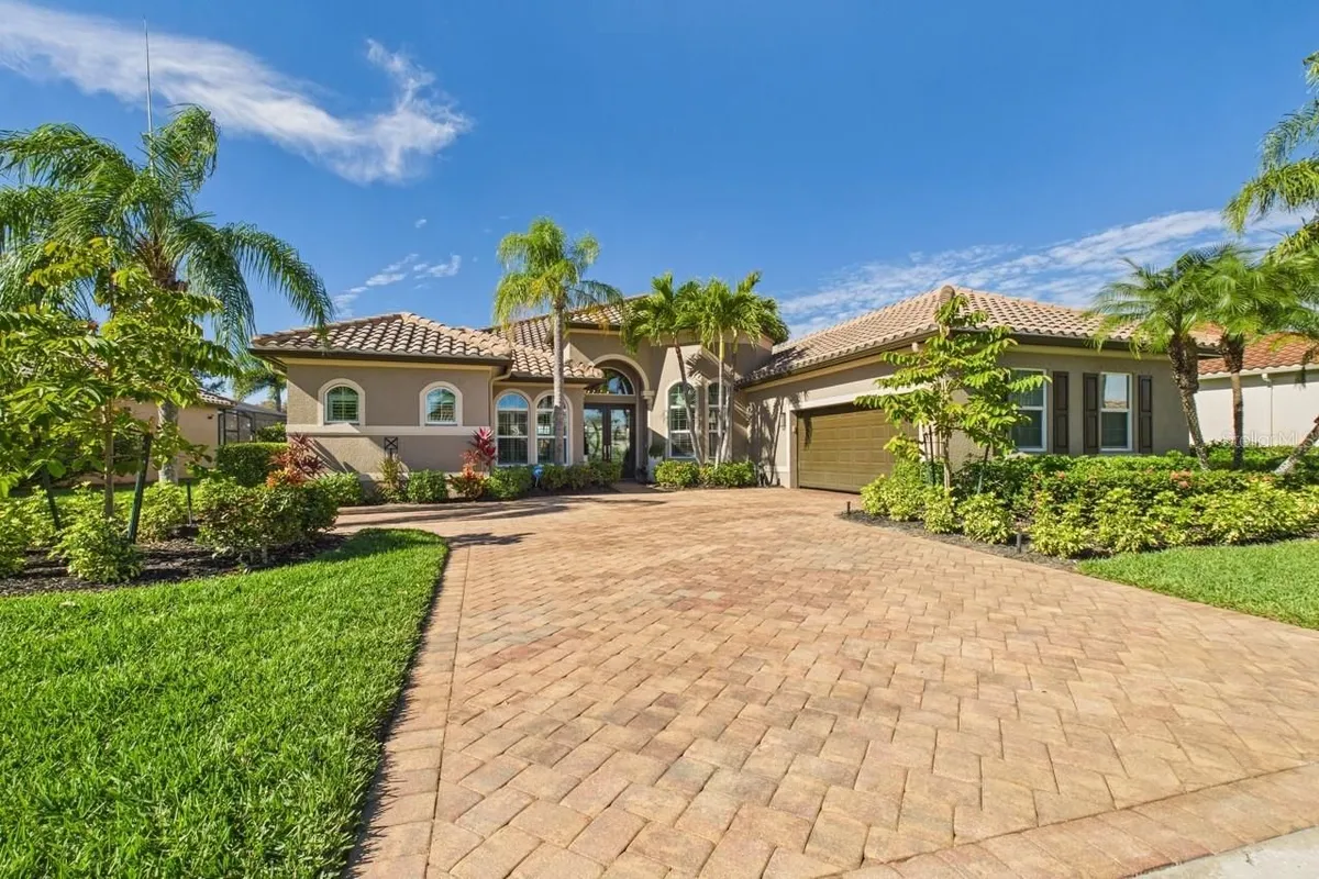 Property Slideshow image 1 of 49 | 12860 kingsmill way, Fort Myers, FL, 33913