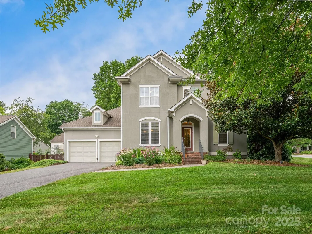 Property Slideshow image 1 of 36 | 257 fennel dun cir, Biltmore Lake, NC, 28715