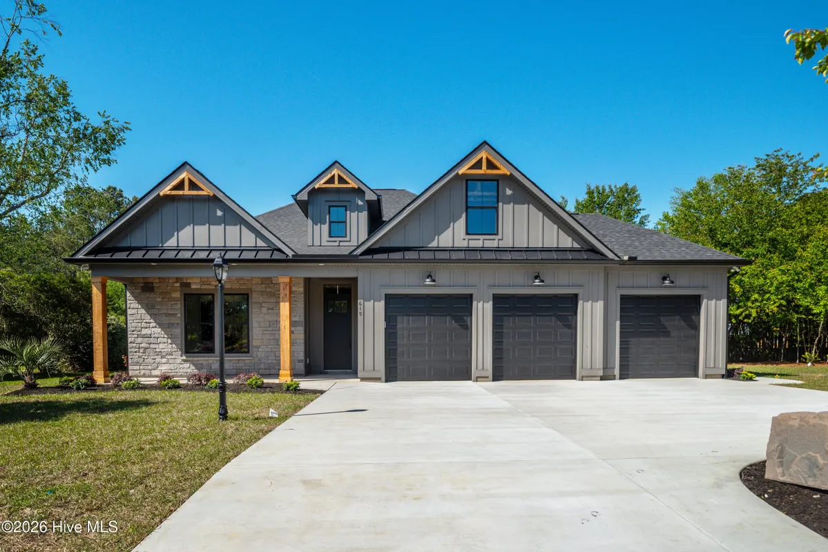 Property Slideshow image 1 of 49 | 144 s middleton dr, Calabash, NC, 28467