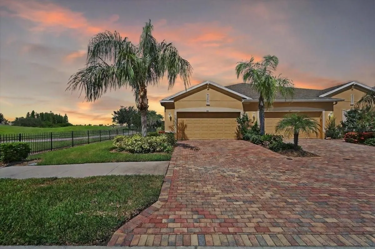 Property Slideshow image 1 of 66 | 821 chipper dr, Sun City Center, FL, 33573