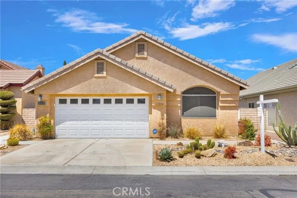 Property Slideshow image 1 of 45 | 11220 country club dr, Apple Valley, CA, 92308