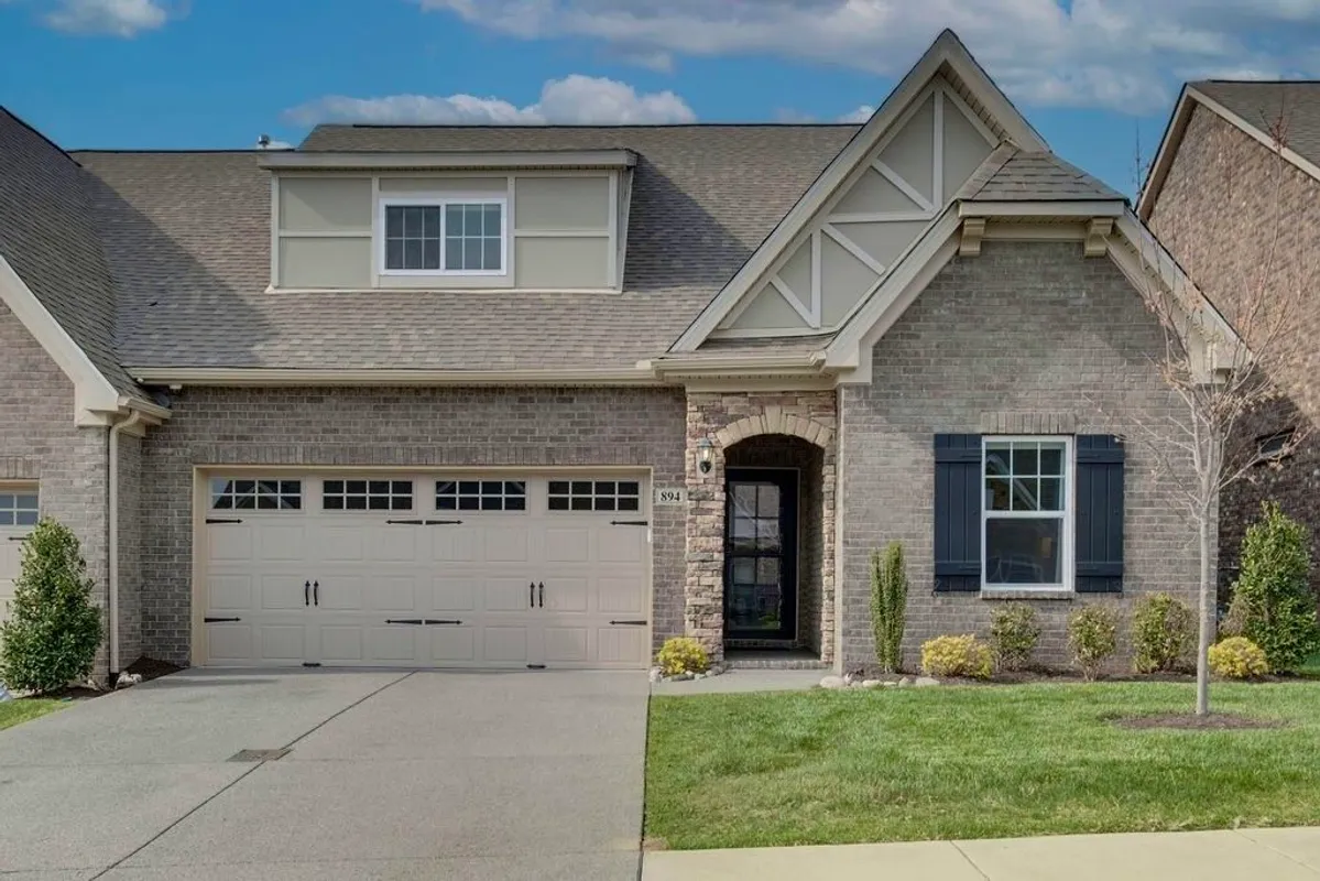 Property Slideshow image 1 of 41 | 894 meadowcrest way, Lebanon, TN, 37090