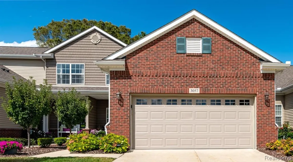 Property Slideshow image 1 of 33 | 3057 bridgewater rd, Auburn Hills, MI, 48326