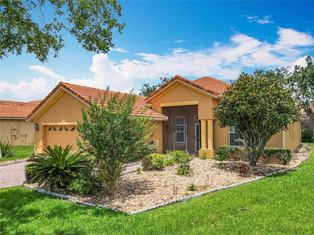 Property Slideshow image 1 of 52 | 572 sienna dr, Poinciana, FL, 34759