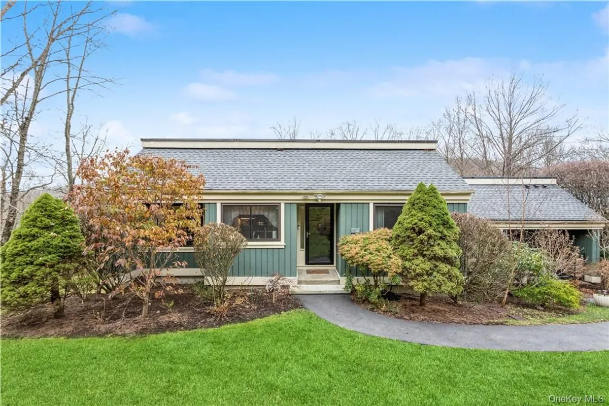 Property Slideshow image 1 of 30 | 33 heritage hls a, Somers, NY, 10589