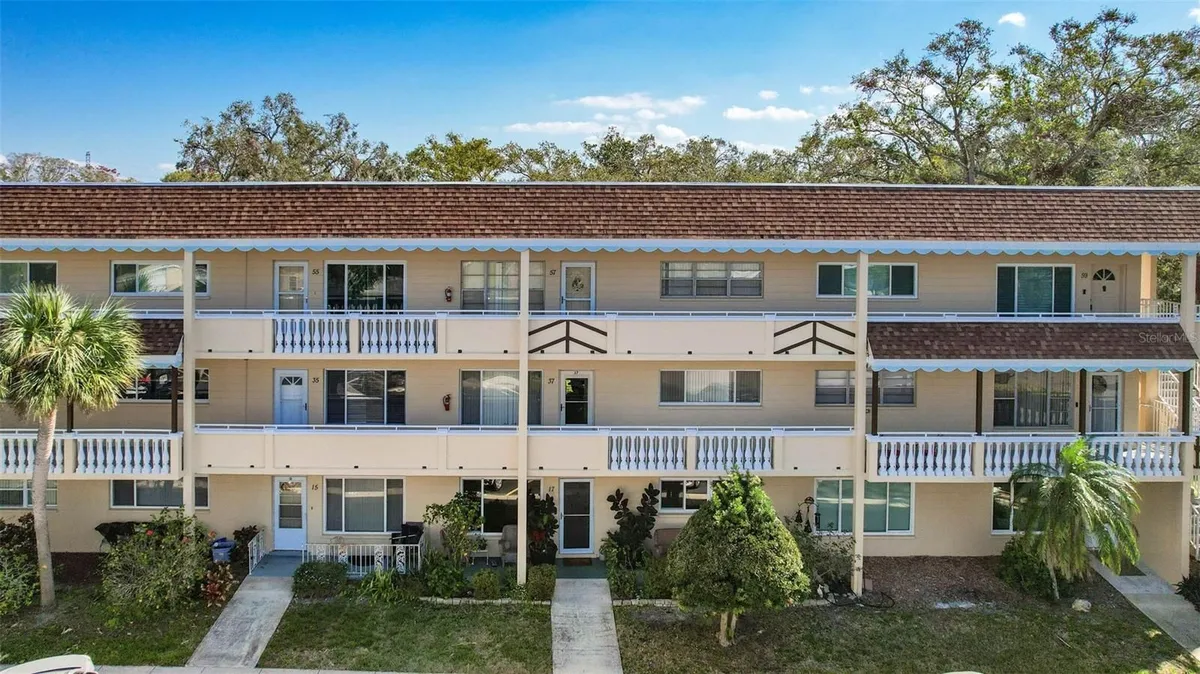 Property Slideshow image 1 of 32 | 2041 australia way 35, Clearwater, FL, 33763