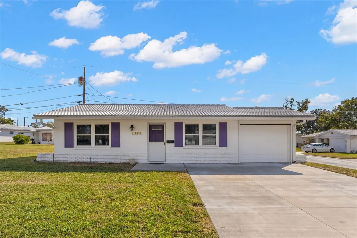 Property Slideshow image 1 of 30 | 14038 94th pl, Seminole, FL, 33776