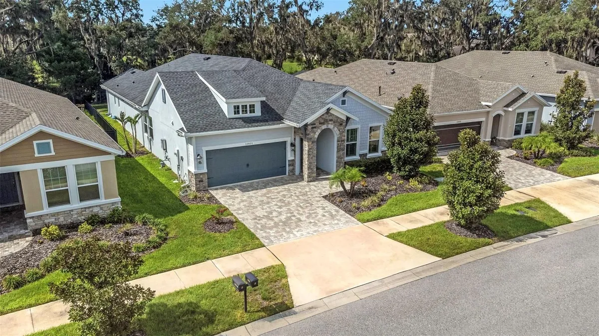 Property Slideshow image 1 of 54 | 13931 natures reserve dr, Lithia, FL, 33547