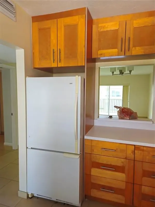 Property Slideshow image 1 of 35 | 7500 nw 5th pl apt 201, Margate, FL, 33063