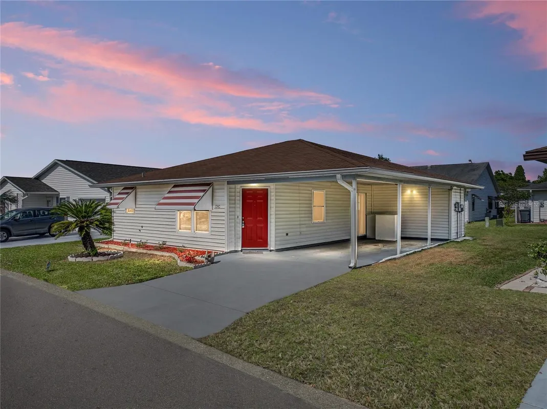 Property Slideshow image 1 of 56 | 4940 colonnades club blvd, Lakeland, FL, 33811