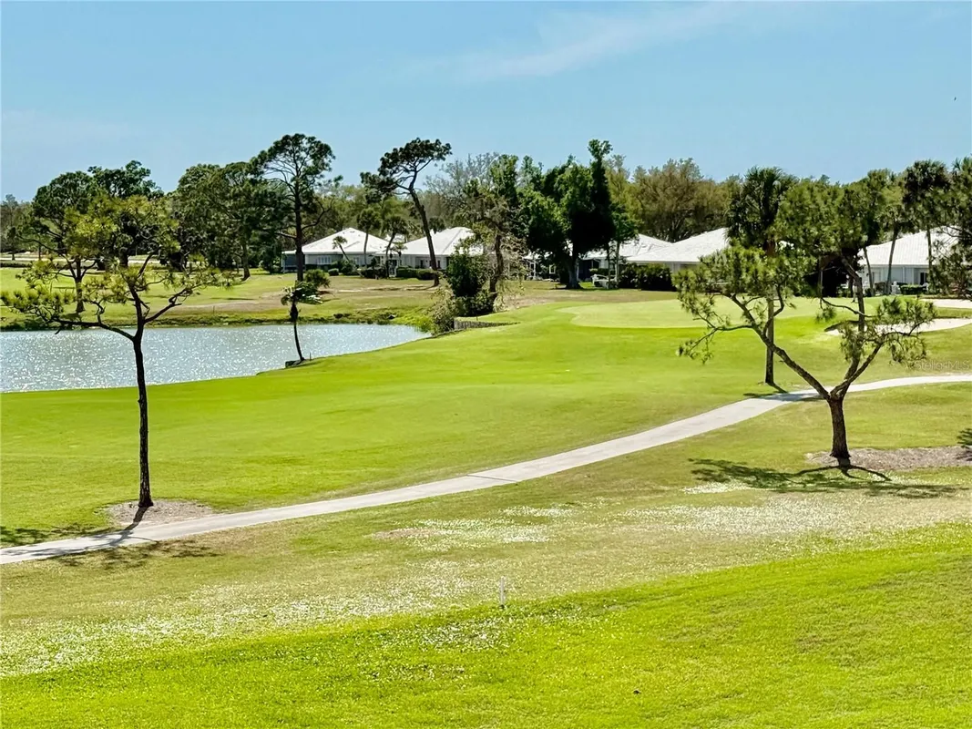 Property Slideshow image 1 of 17 | 433 cerromar ln 534, Venice, FL, 34293