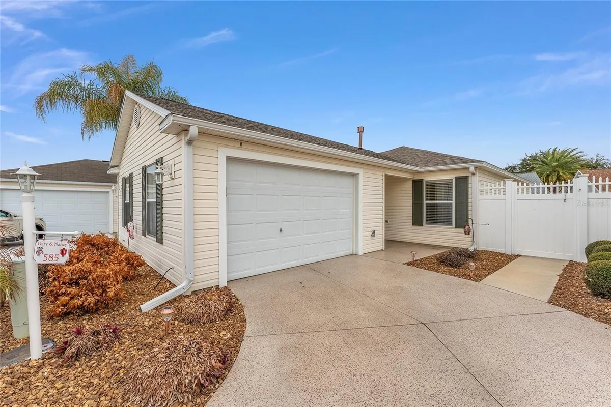 Property Slideshow image 1 of 47 | 585 lacy pl, The Villages, FL, 32162