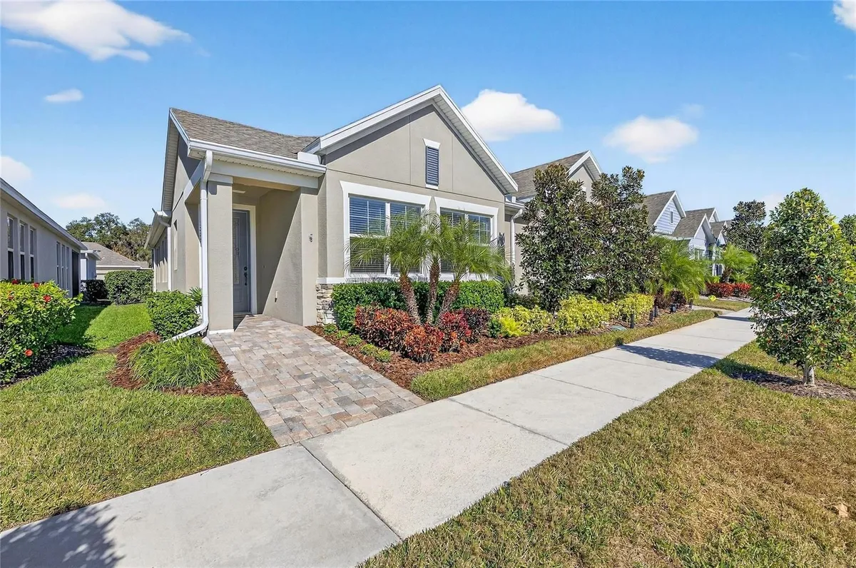 Property Slideshow image 1 of 35 | 13890 kingfisher glen dr, Lithia, FL, 33547