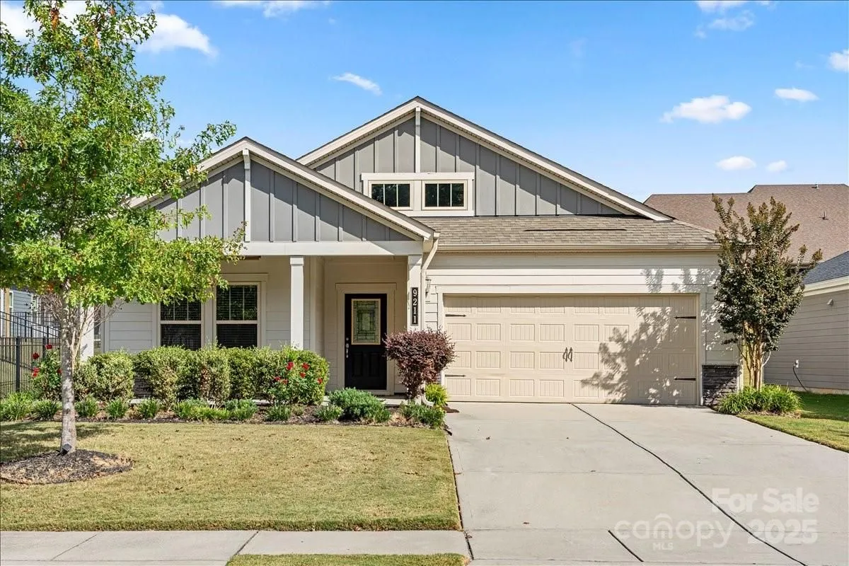 Property Slideshow image 1 of 31 | 9211 grisons ct, Charlotte, NC, 28278