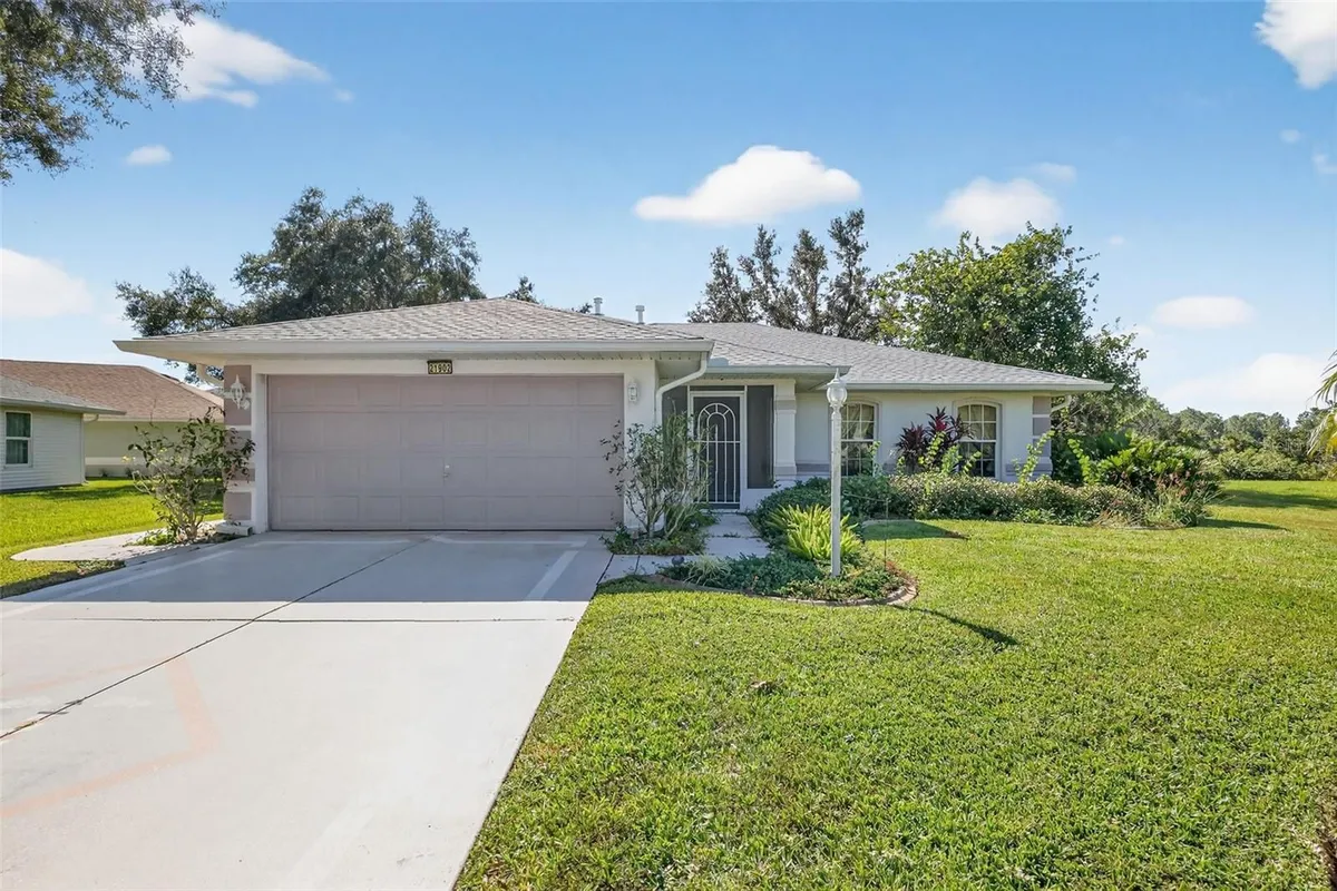 Property Slideshow image 1 of 69 | 21902 king henry ave, Leesburg, FL, 34748