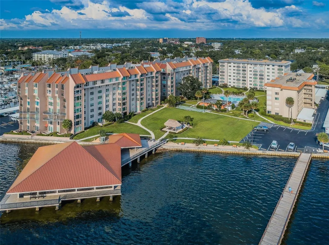 Property Slideshow image 1 of 57 | 634 edgewater dr 644, Dunedin, FL, 34698
