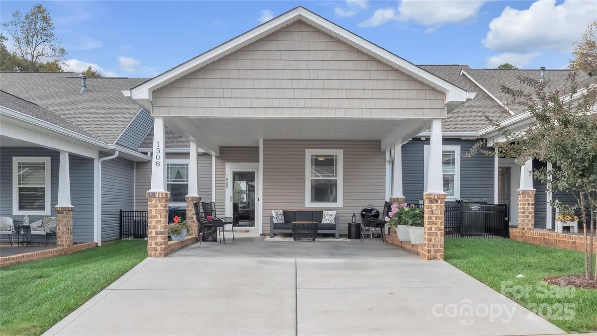Property Slideshow image 1 of 44 | 1508 28th street ln se, Hickory, NC, 28602