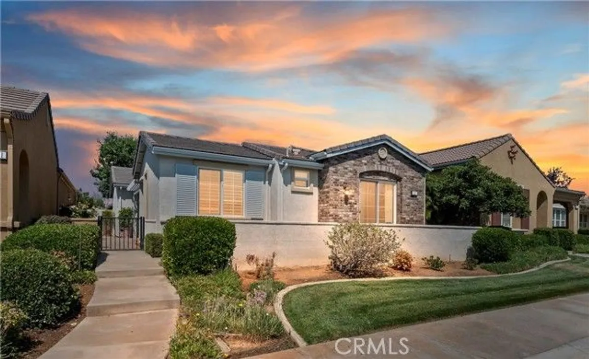Property Slideshow image 1 of 49 | 117 paint crk, Beaumont, CA, 92223