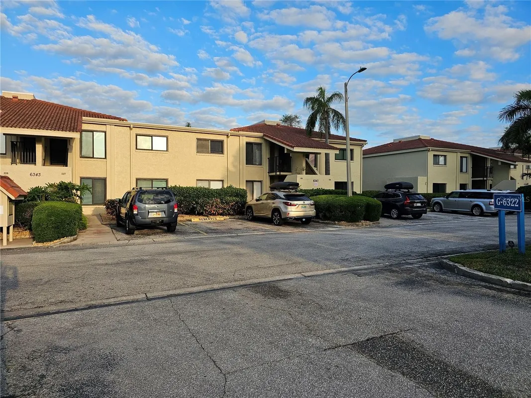 Property Slideshow image 1 of 28 | 6343 palma del mar blvd 126, St Petersburg, FL, 33715