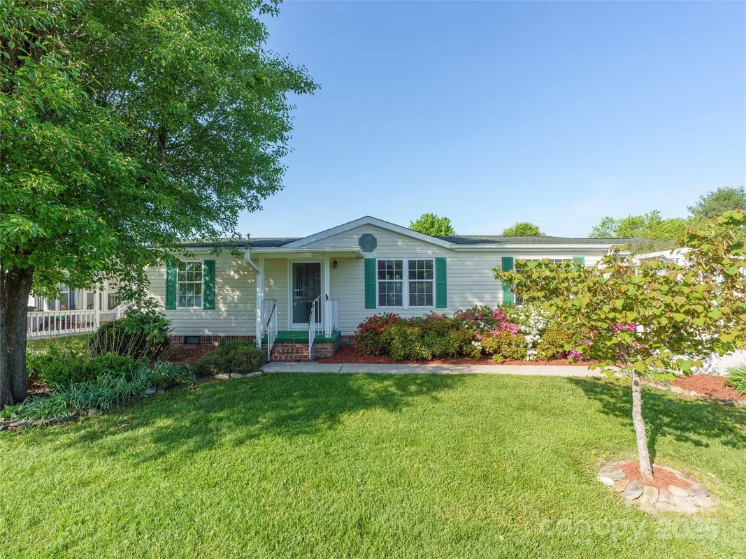 Property Slideshow image 1 of 42 | 236 white ash cir, Hendersonville, NC, 28739