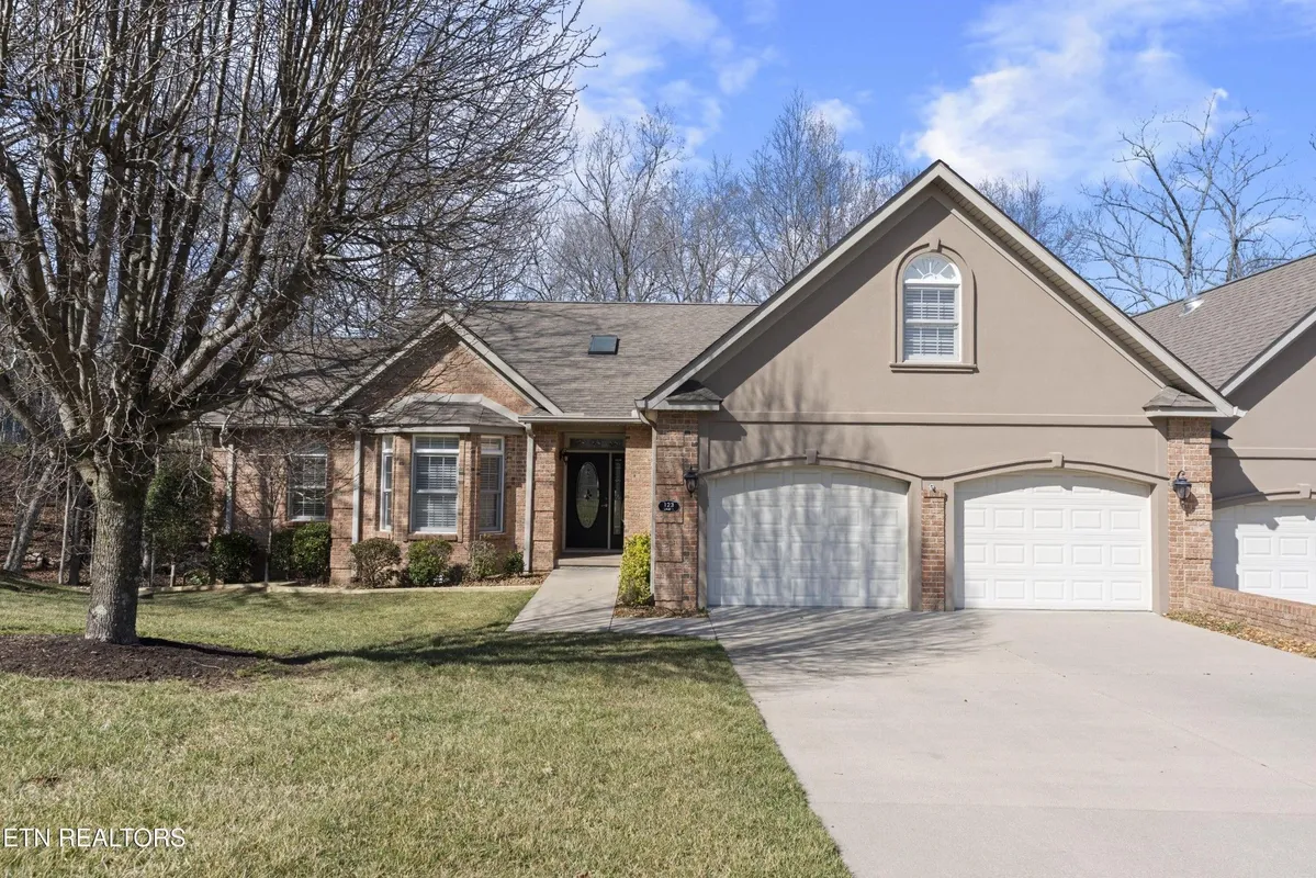 Property Slideshow image 1 of 58 | 123 lafayette pt, Crossville, TN, 38558