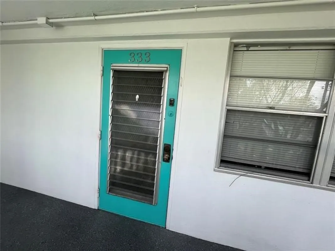Property Slideshow image 1 of 42 | 333 newport v # 333, Deerfield Beach, FL, 33442