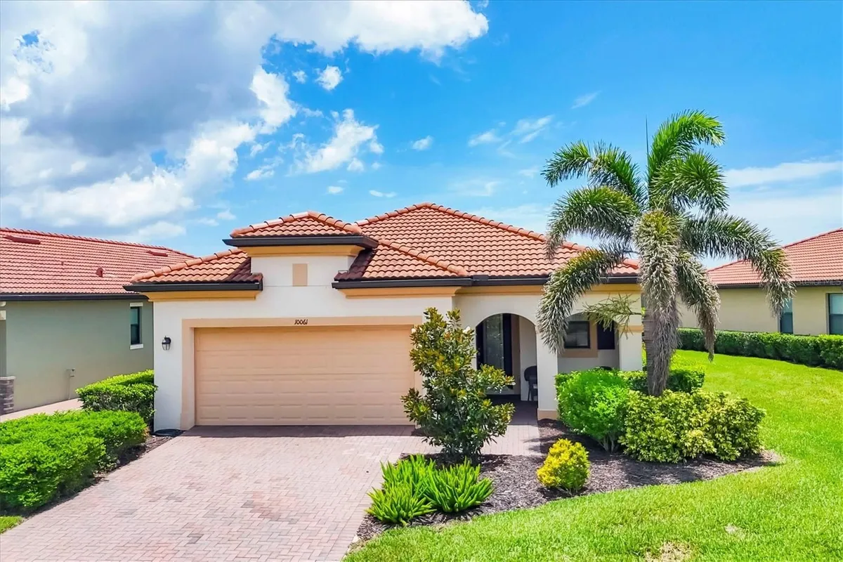 Property Slideshow image 1 of 100 | 10061 cozy grove dr, Venice, FL, 34293