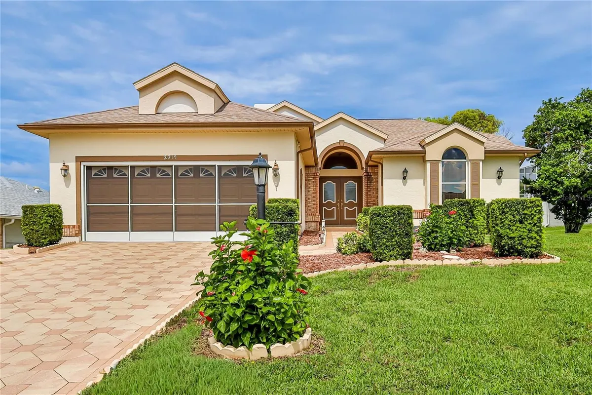 Property Slideshow image 1 of 75 | 2317 scenic hill dr, Spring Hill, FL, 34606