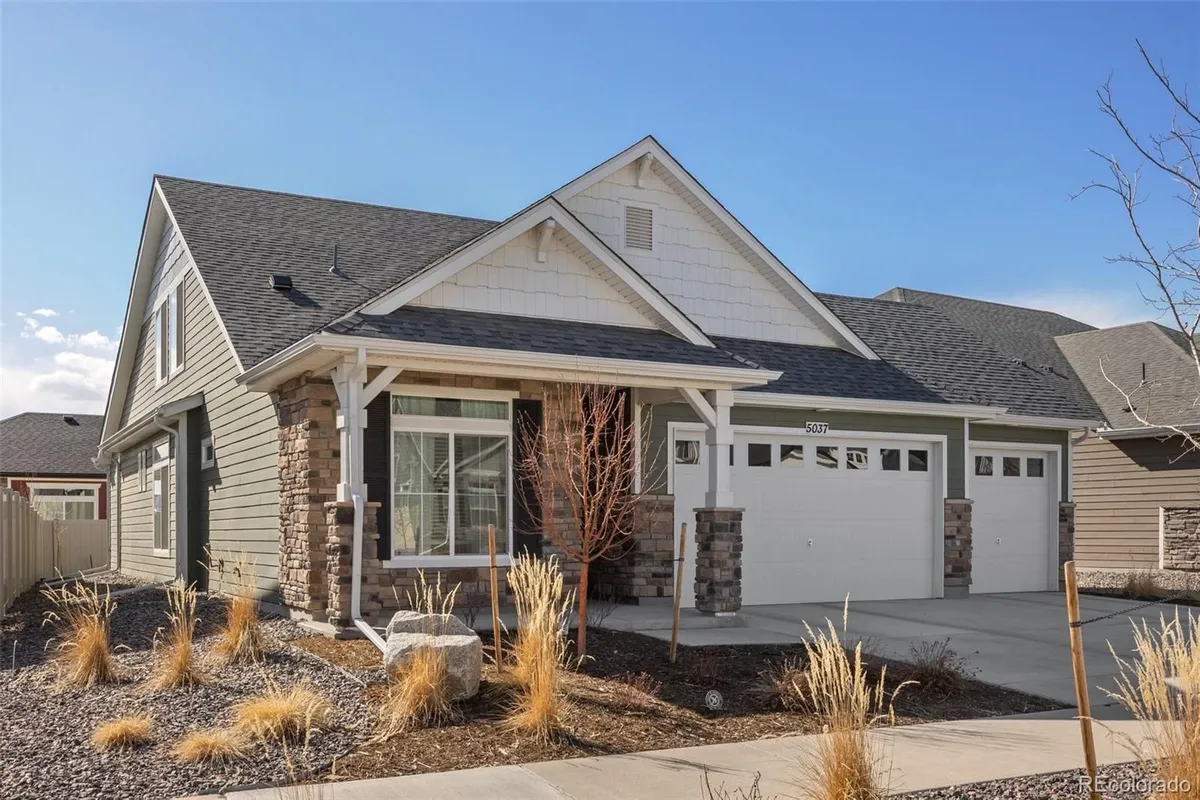 Property Slideshow image 1 of 49 | 5037 n quemoy st, Aurora, CO, 80019