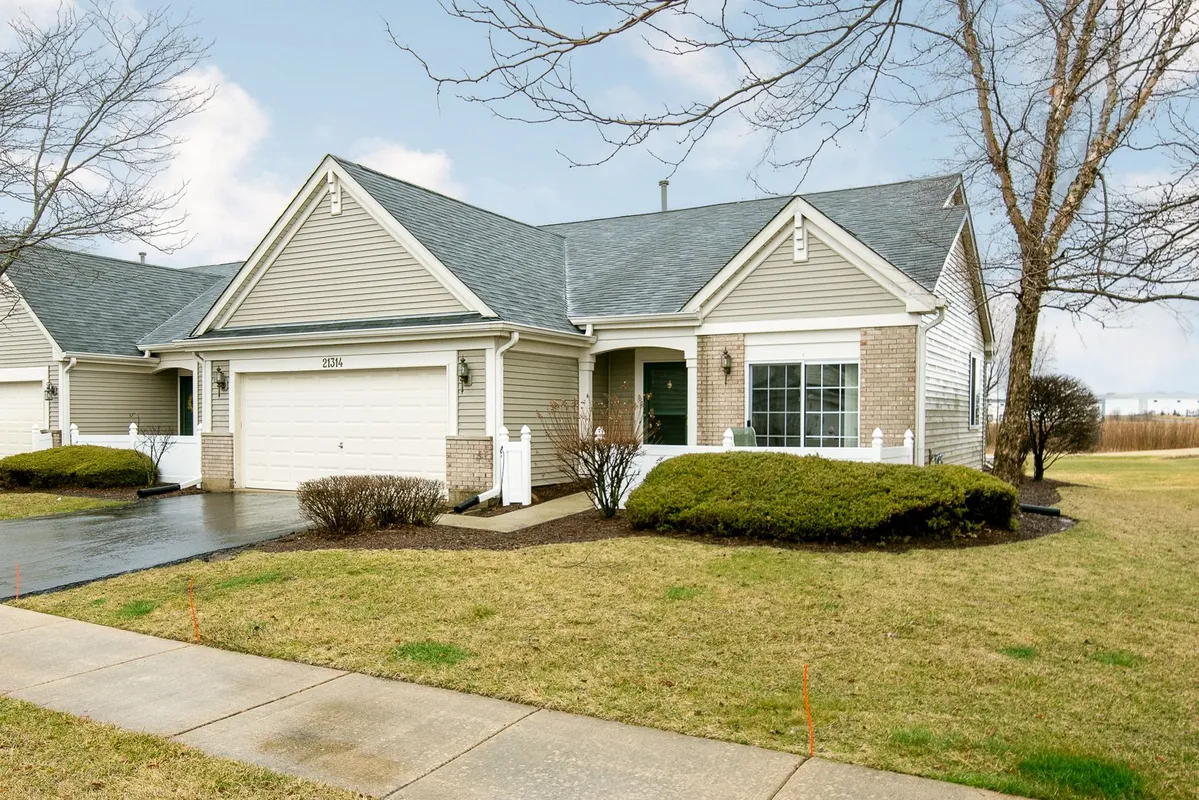 Property Slideshow image 1 of 49 | 21314 w crimson ct, Plainfield, IL, 60544