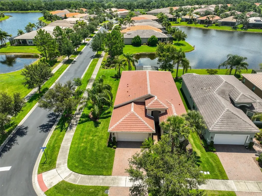 Property Slideshow image 1 of 75 | 16227 cape coral dr, Wimauma, FL, 33598