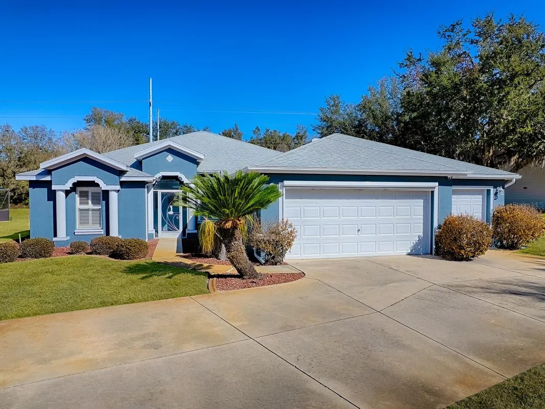 Property Slideshow image 1 of 37 | 33122 meadow side ct, Leesburg, FL, 34748