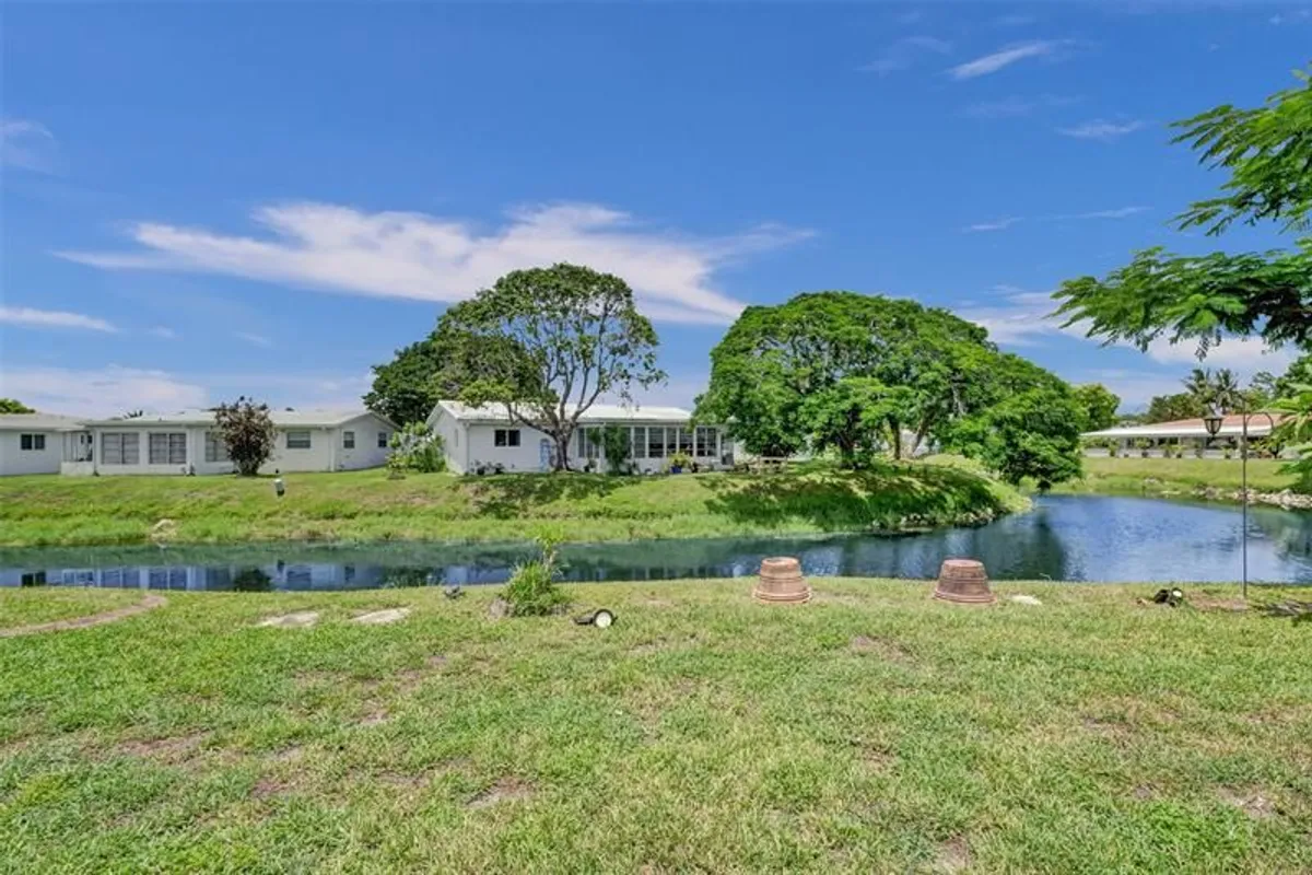 Property Slideshow image 1 of 17 | 6755 nw 15th st, Margate, FL, 33063