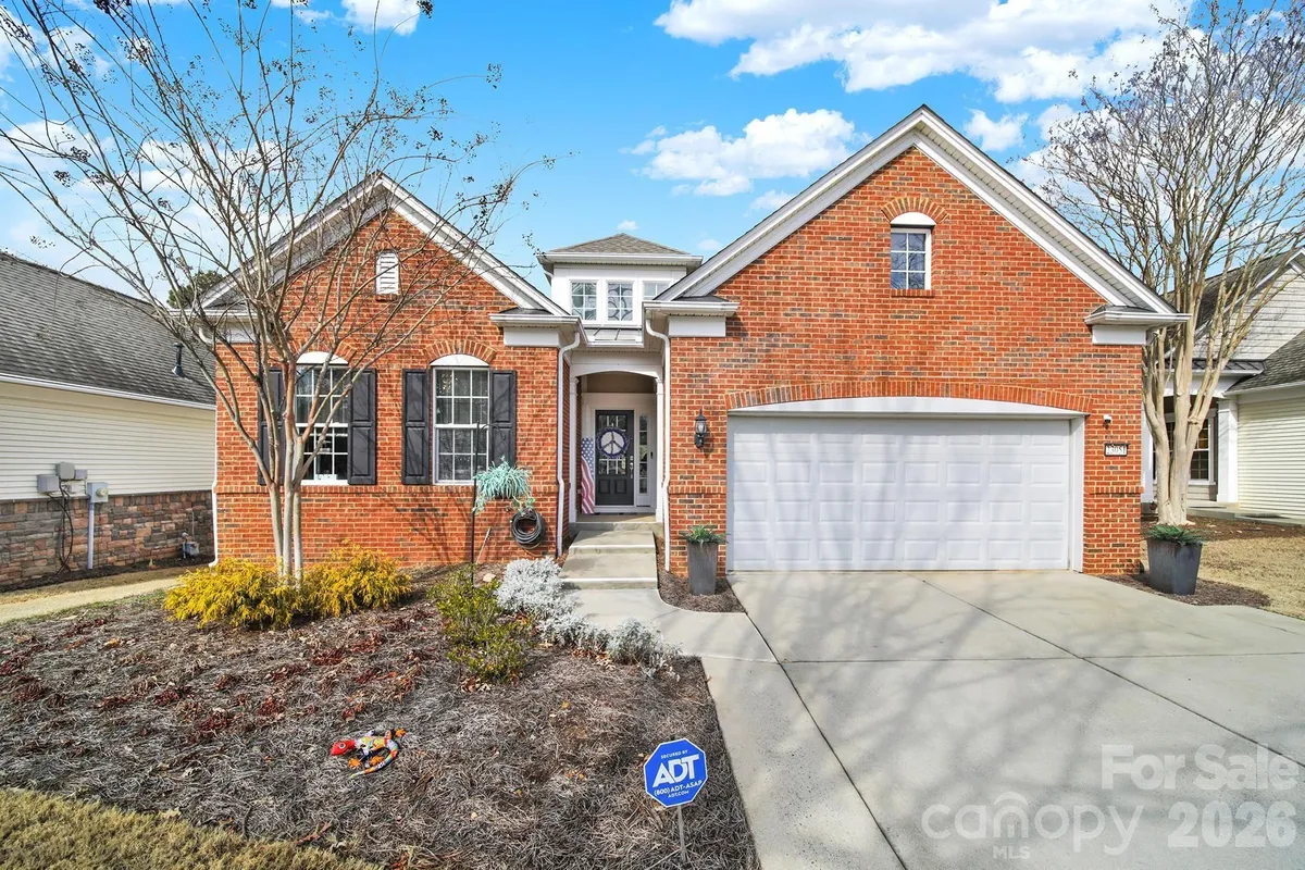 Property Slideshow image 1 of 42 | 23051 kingfisher dr, Fort Mill, SC, 29707