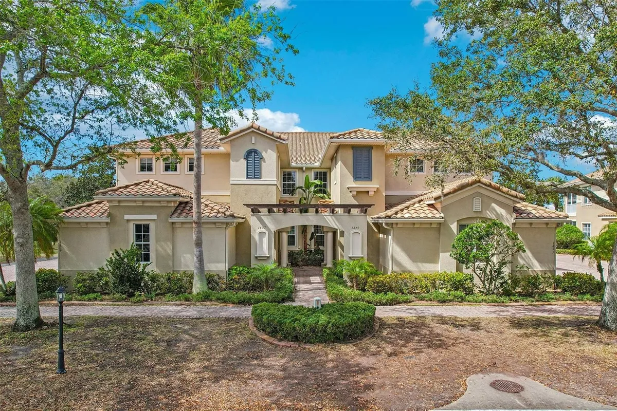 Property Slideshow image 1 of 54 | 1435 emerald dunes dr, Sun City Center, FL, 33573