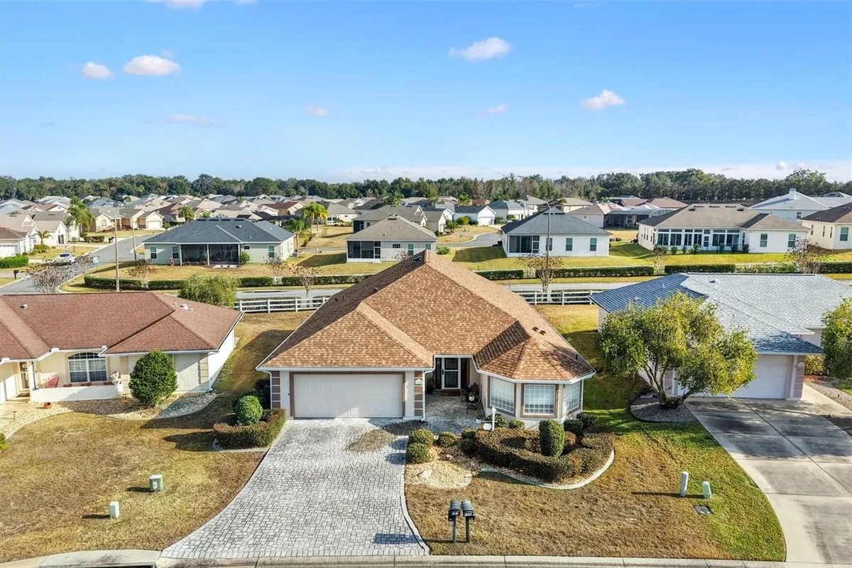 Property Slideshow image 1 of 51 | 11193 se 173rd pl, Summerfield, FL, 34491