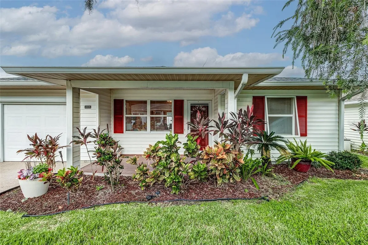 Property Slideshow image 1 of 40 | 4926 pleasant hollow trl, Lakeland, FL, 33811