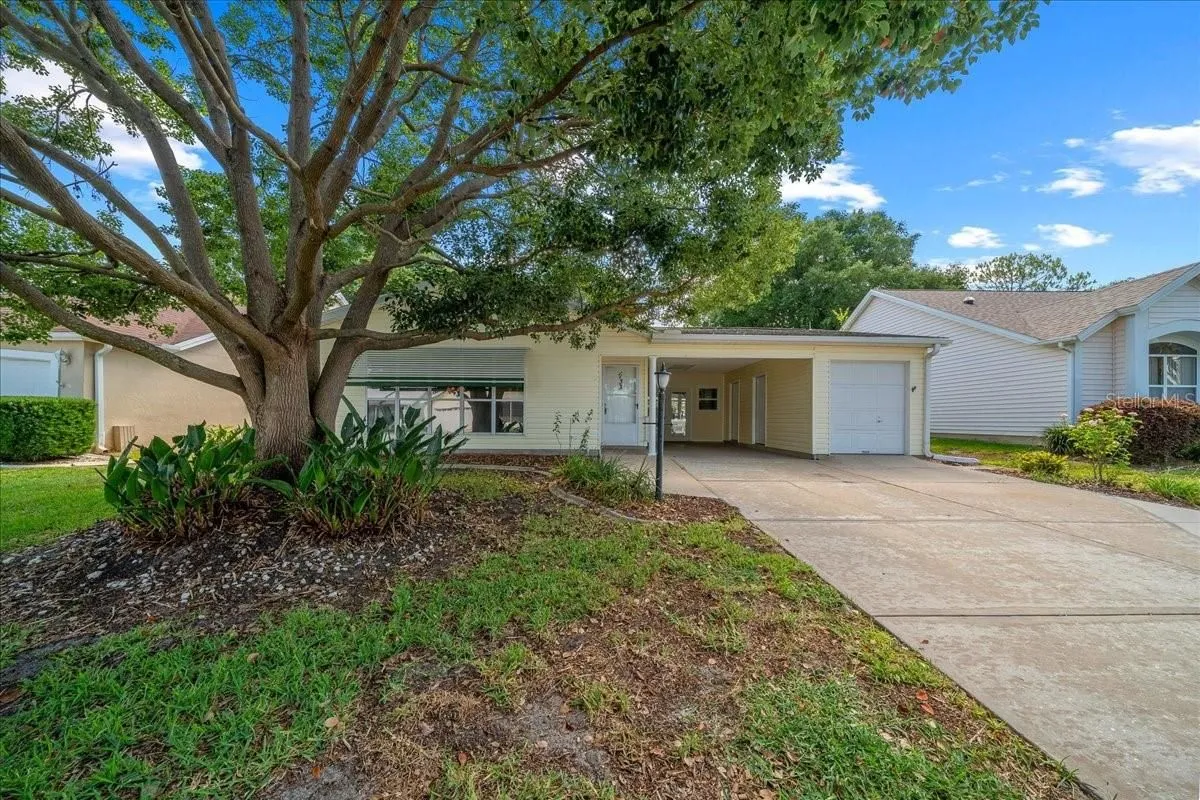 Property Slideshow image 1 of 64 | 1133 del toro dr, Lady Lake, FL, 32159