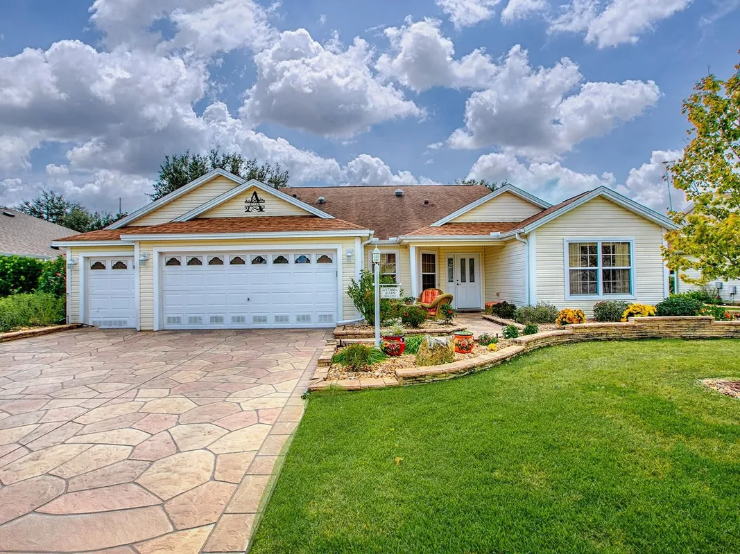 Property Slideshow image 1 of 32 | 17300 se 91st lee ave, The Villages, FL, 32162