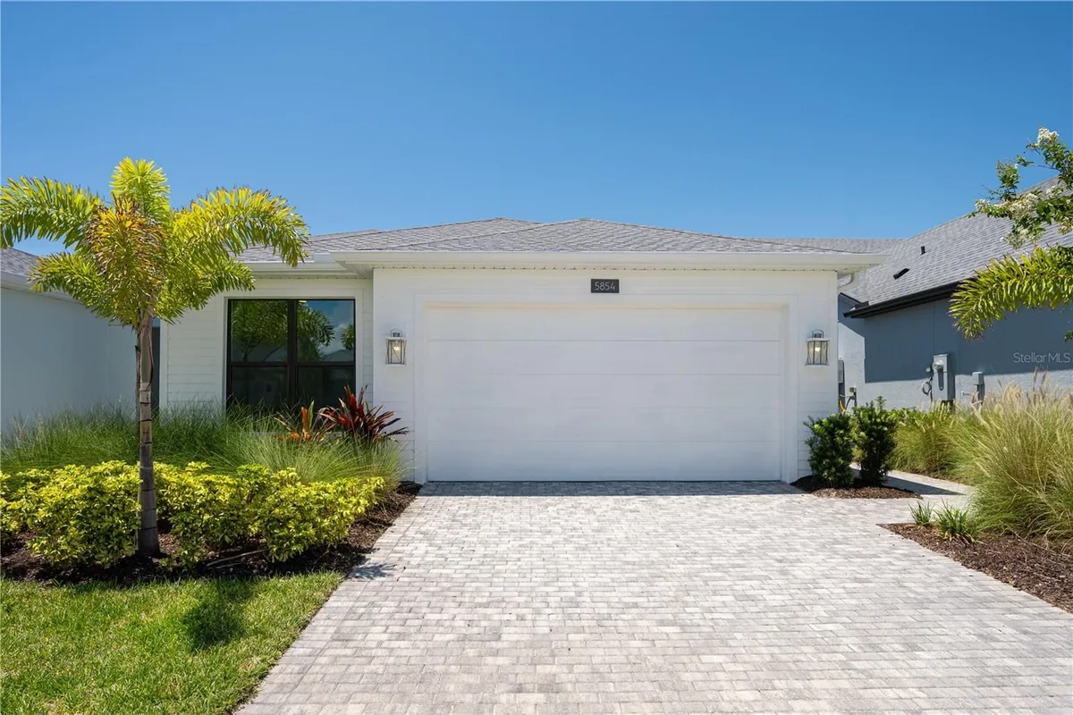 Property Slideshow image 1 of 33 | 5854 windbreak ct, Apollo Beach, FL, 33572