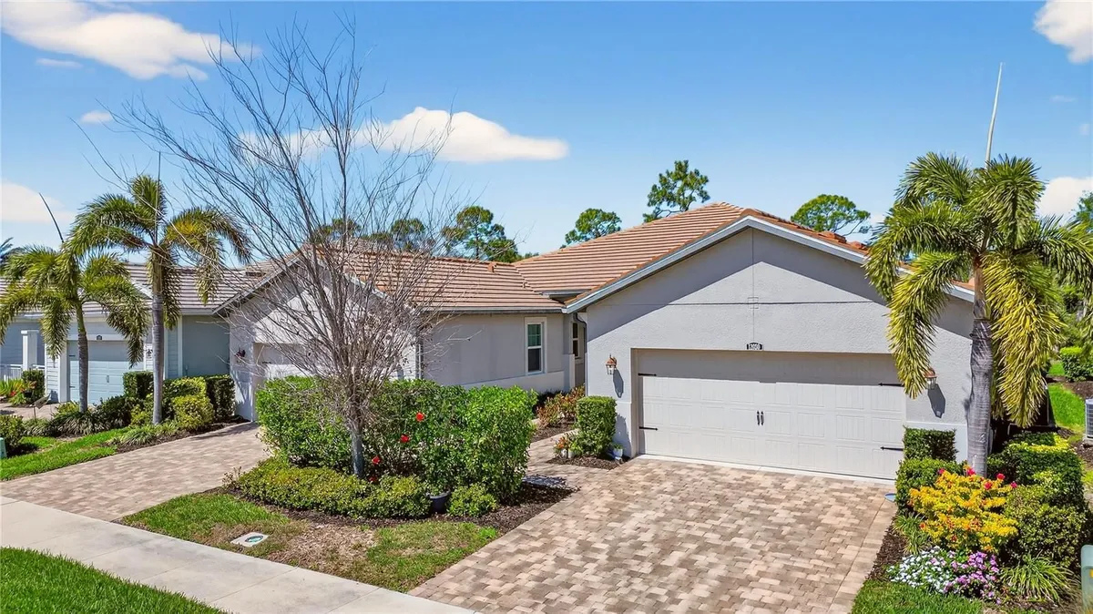 Property Slideshow image 1 of 49 | 12030 tapestry ln, Venice, FL, 34293