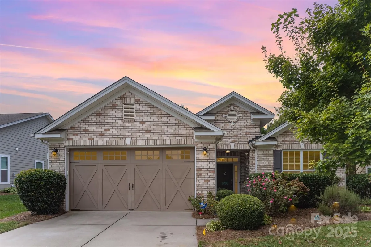 Property Slideshow image 1 of 36 | 8708 artesa mill ln, Charlotte, NC, 28214