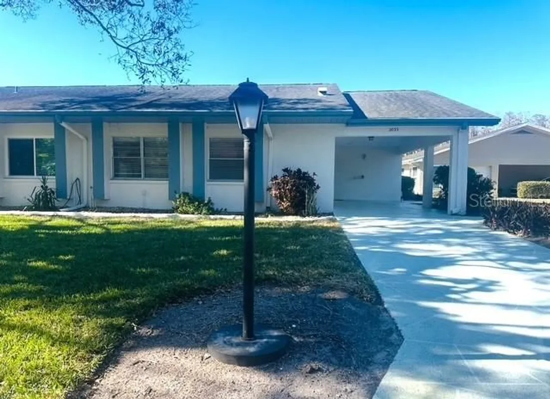 Property Slideshow image 1 of 19 | 2033 hawkhurst cir 180, Sun City Center, FL, 33573