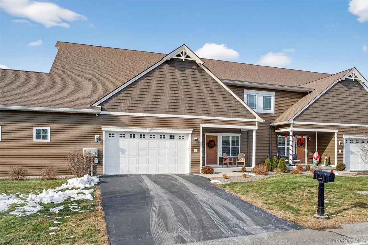 Property Slideshow image 1 of 36 | 4 strasser pl, Campbell Hall, NY, 10916