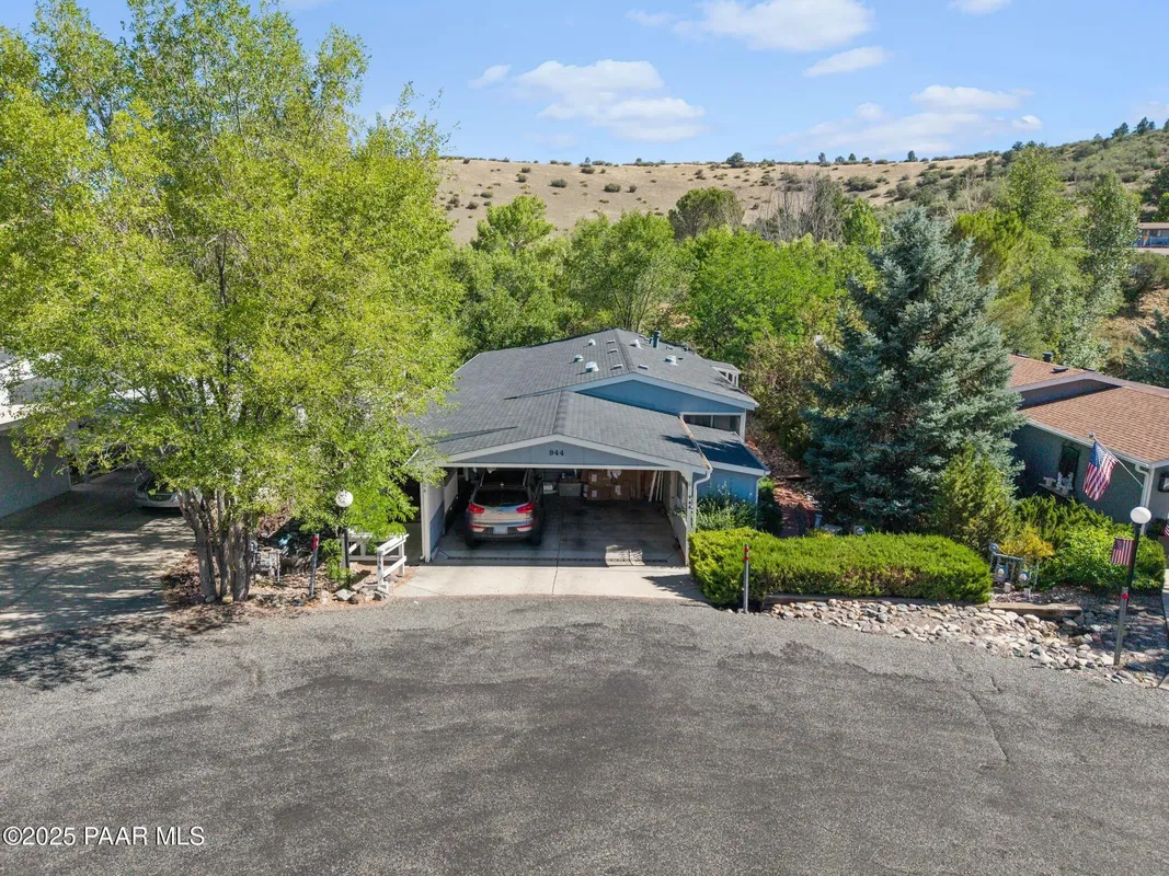 Property Slideshow image 1 of 36 | 944 n mountain hollow ct, Prescott, AZ, 86301