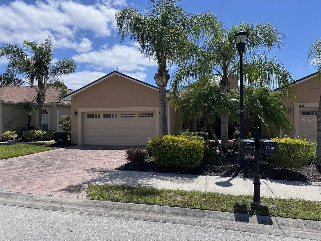 Property Slideshow image 1 of 17 | 1224 vienna square dr, Winter Haven, FL, 33884