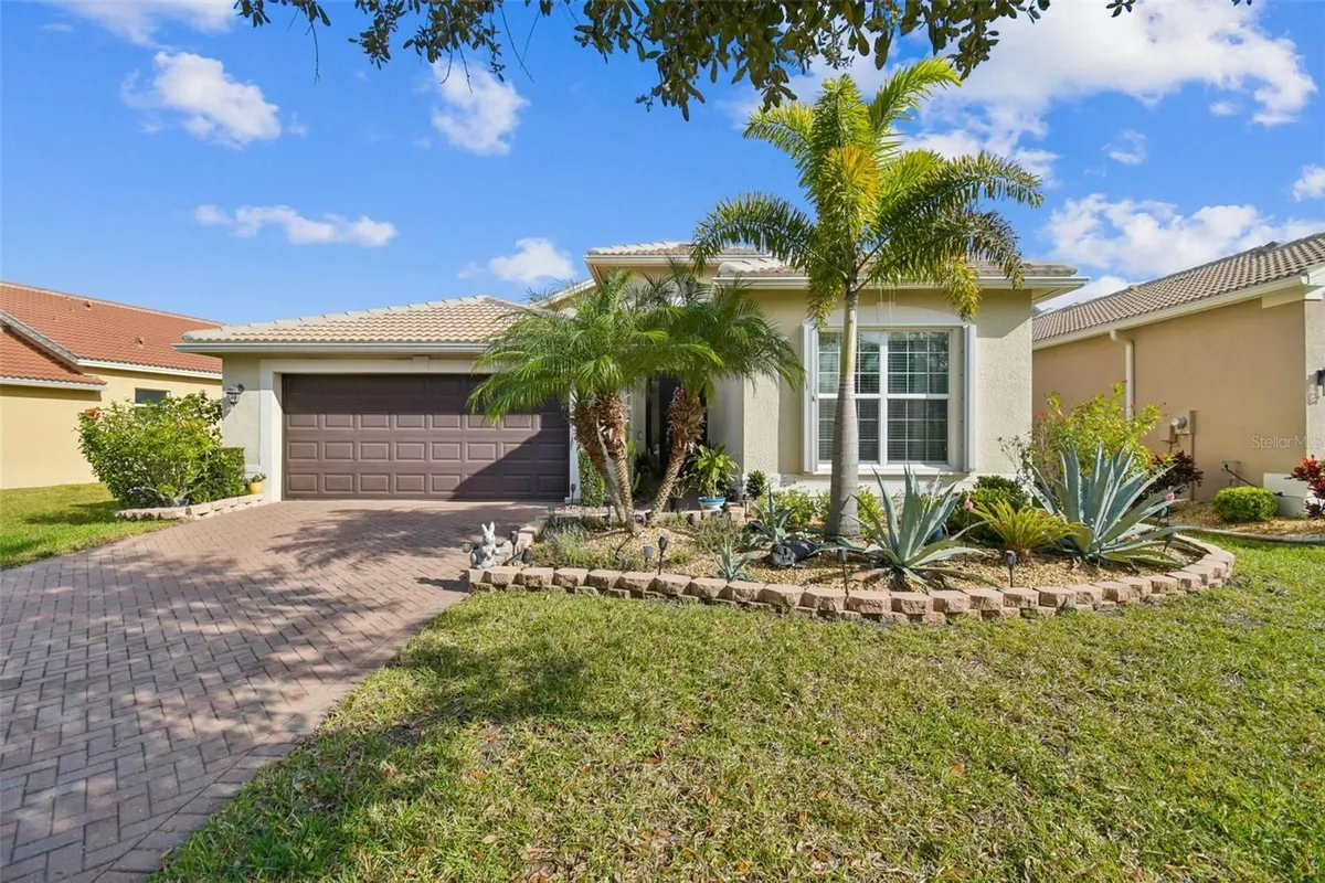 Property Slideshow image 1 of 29 | 16144 coquina bay ln, Wimauma, FL, 33598